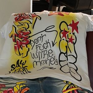 Size 2xl shirt size 40 jeans.